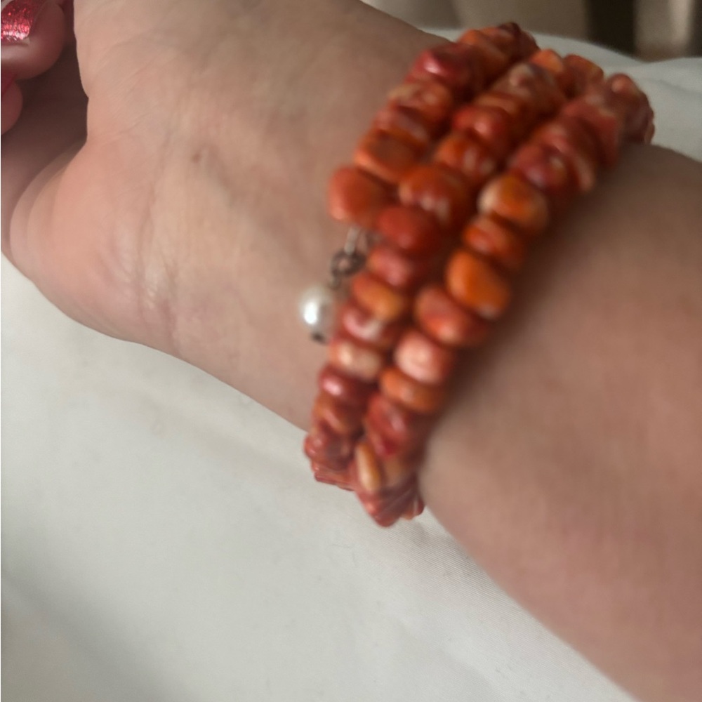 Elegant spiny oyster memory coil Beaded Bracelet
